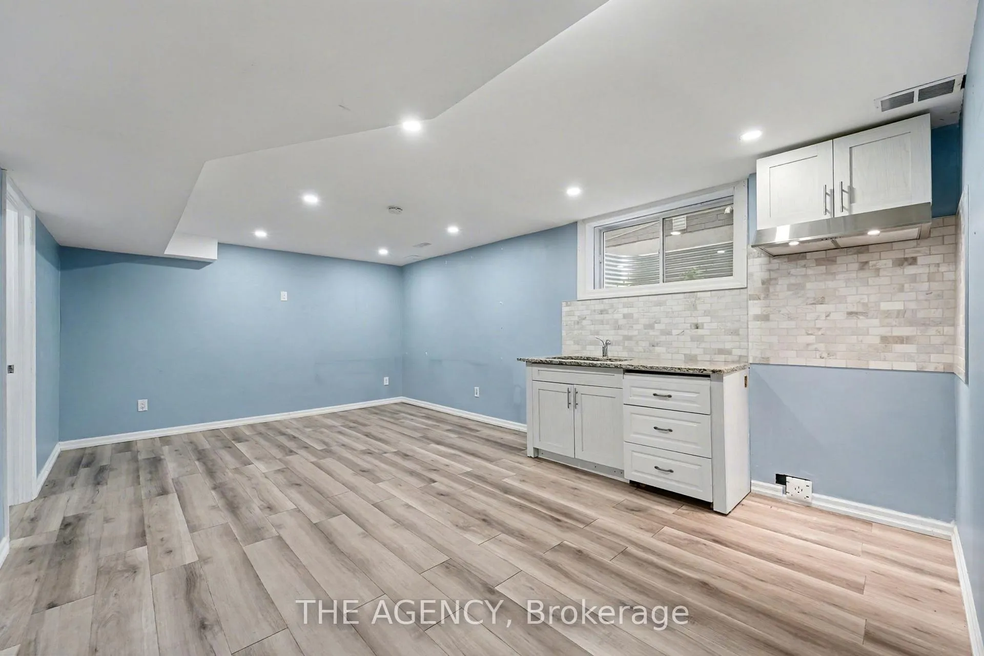 Photo 33 of 2356 Constance Avenue, London, South U — HOMEH
