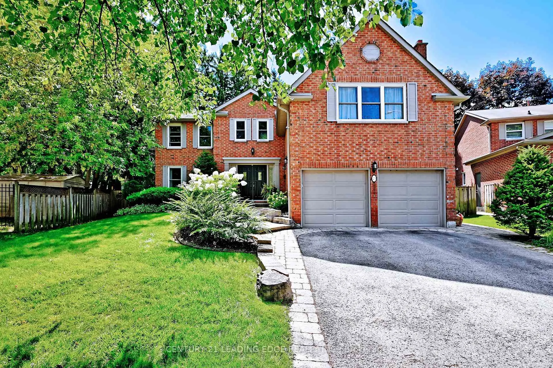 Photo 1 of 23 Hare Court, Markham, Old Markham Village — HOMEH