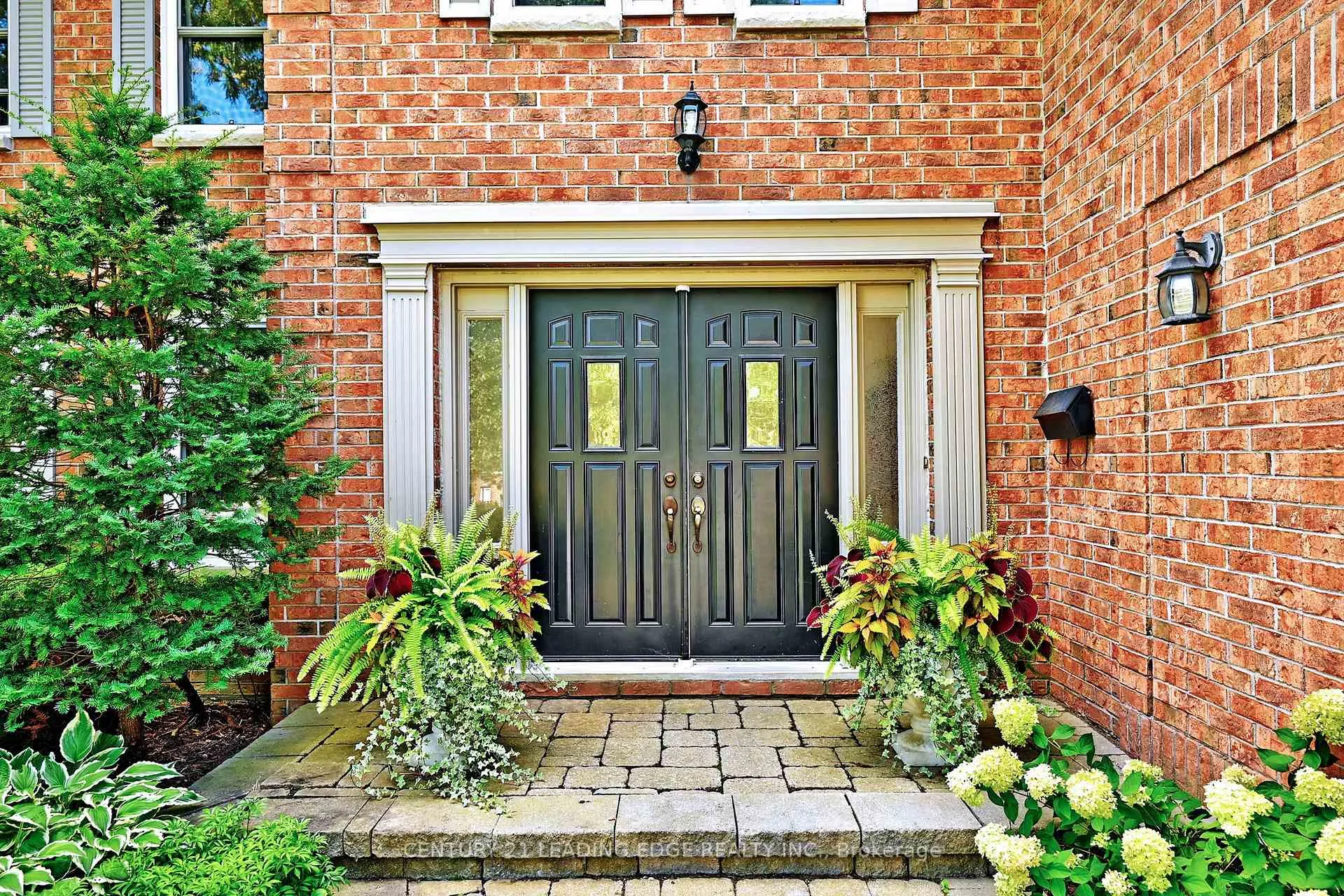 Photo 4 of 23 Hare Court, Markham, Old Markham Village — HOMEH