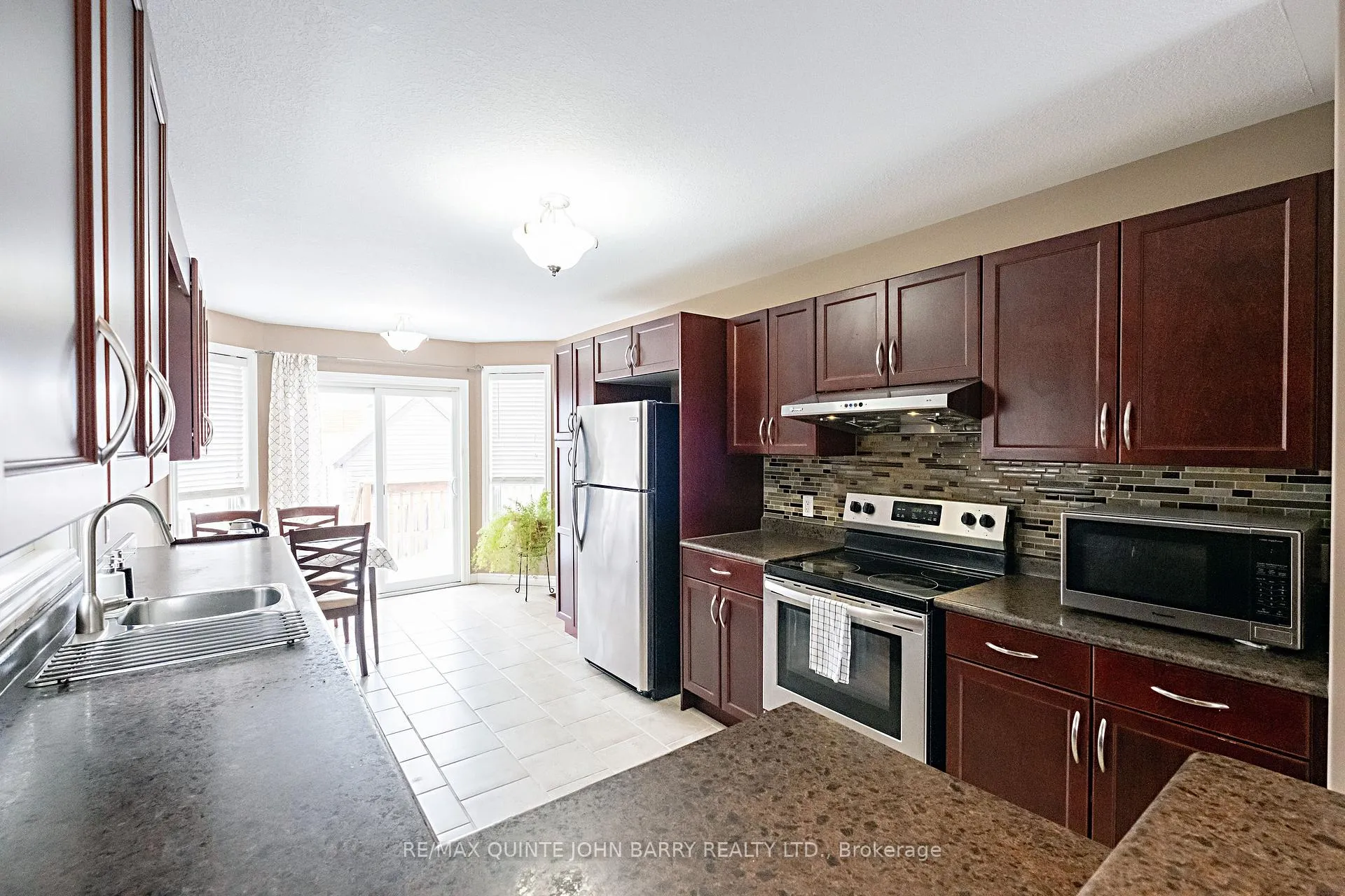 Photo 15 of 105 Parkview Heights, Quinte West, Murray Ward — HOMEH