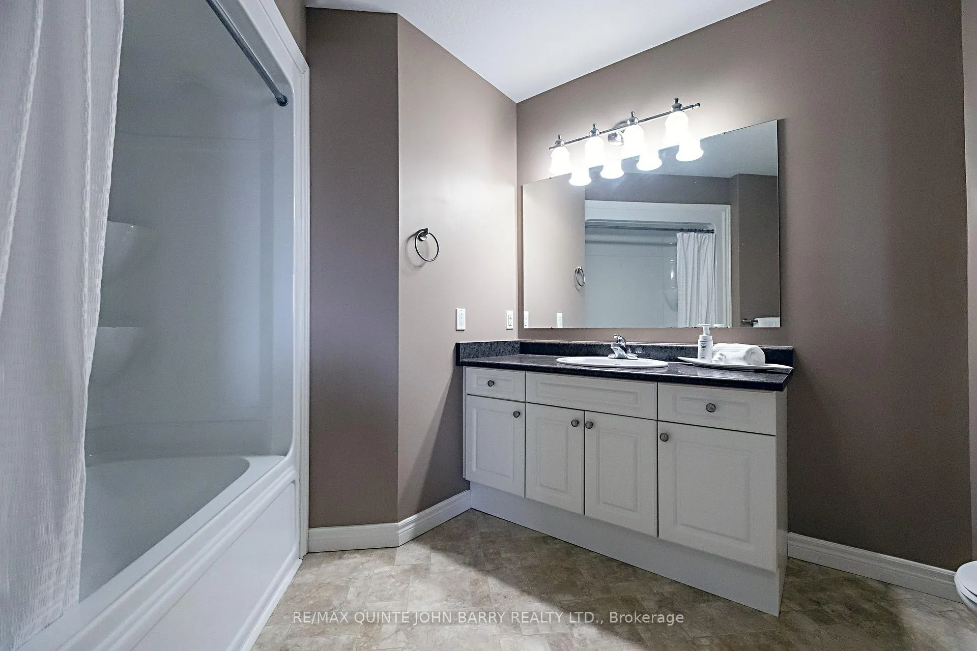 Photo 24 of 105 Parkview Heights, Quinte West, Murray Ward — HOMEH