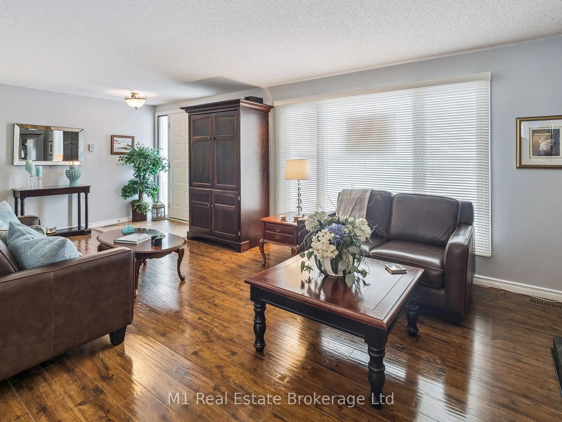 Photo 3 of 94 Tamarack Drive, Oro-Medonte, Rural Oro-Medonte — HOMEH