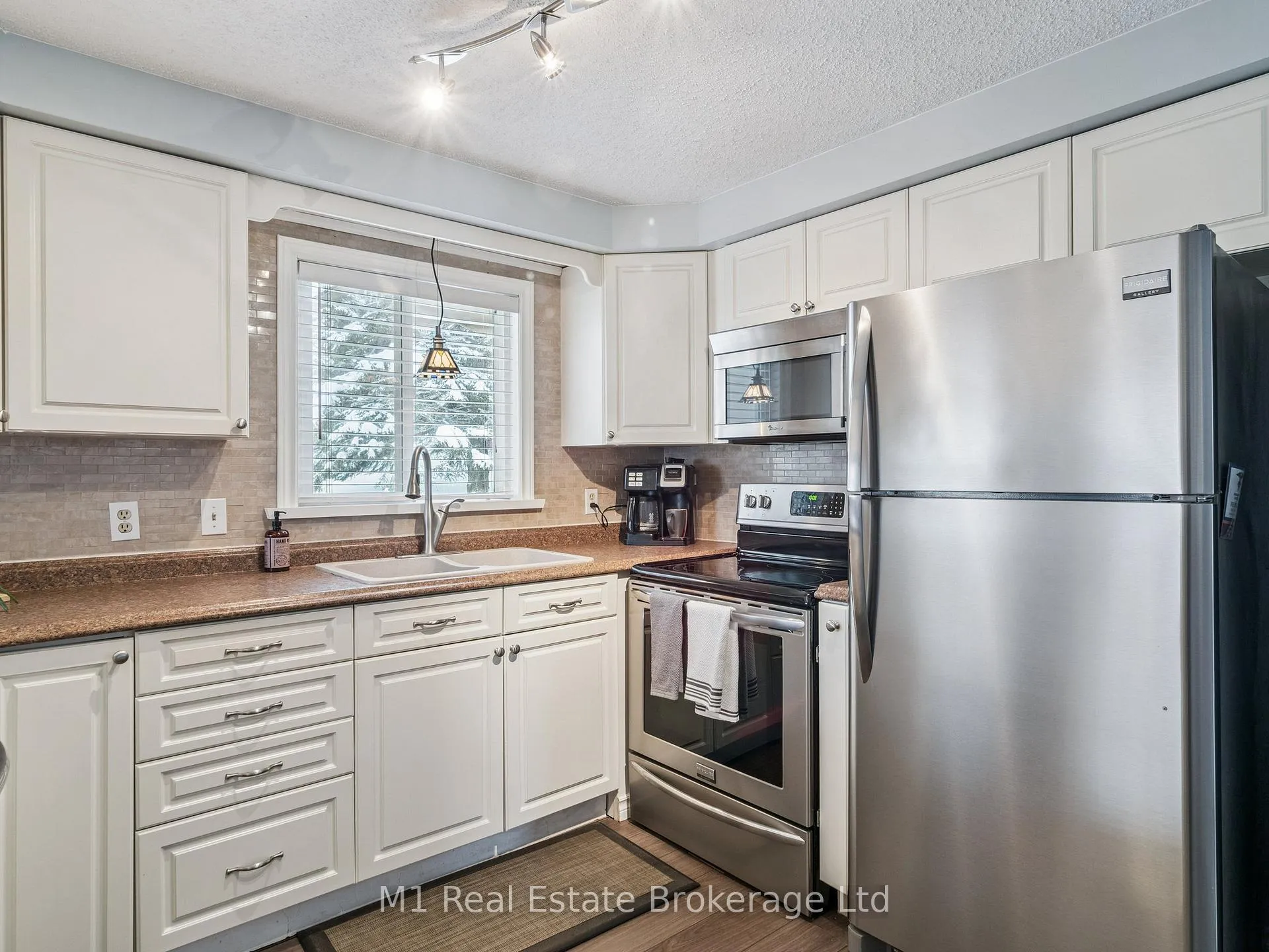 Photo 9 of 94 Tamarack Drive, Oro-Medonte, Rural Oro-Medonte — HOMEH