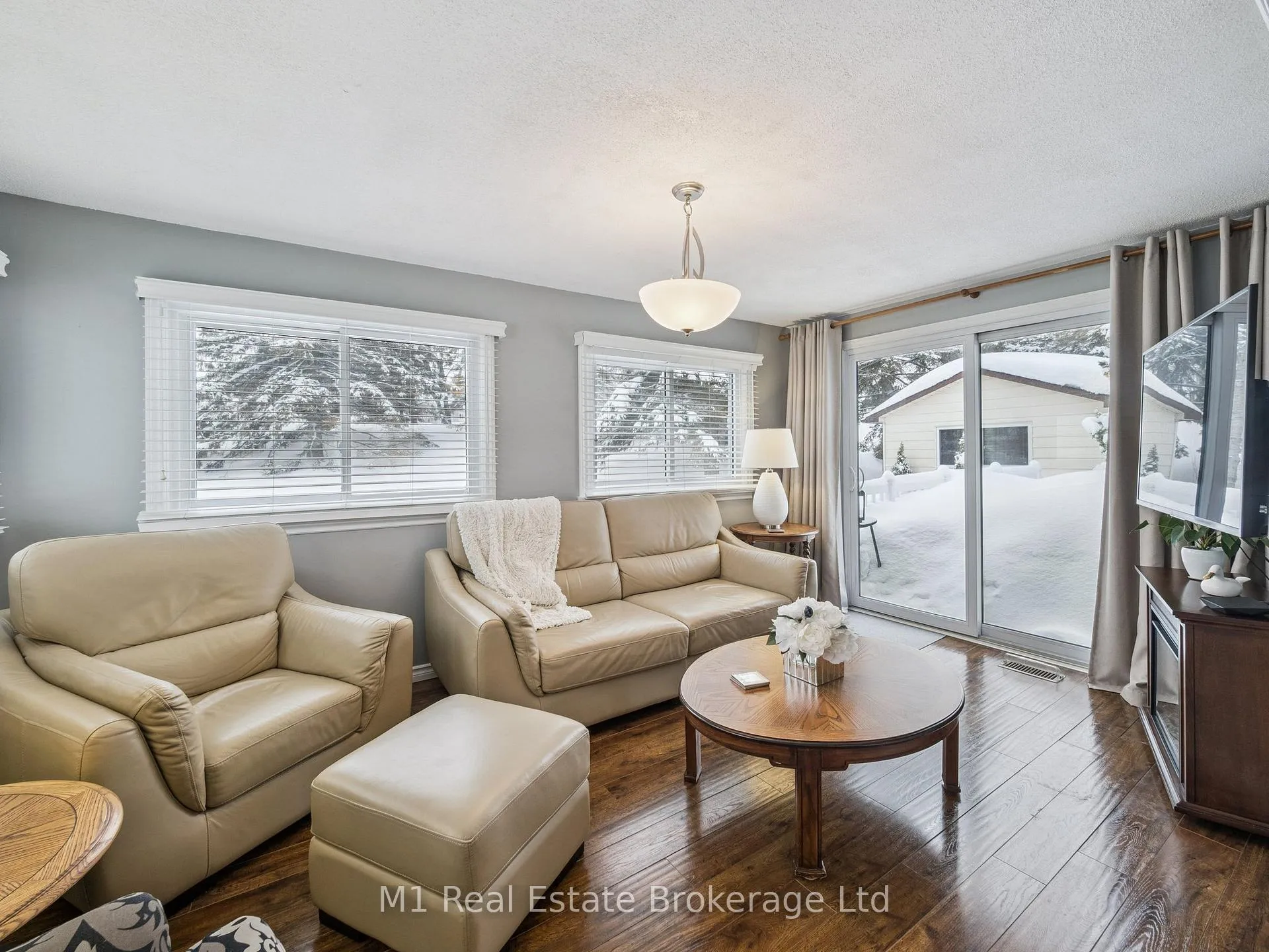 Photo 11 of 94 Tamarack Drive, Oro-Medonte, Rural Oro-Medonte — HOMEH