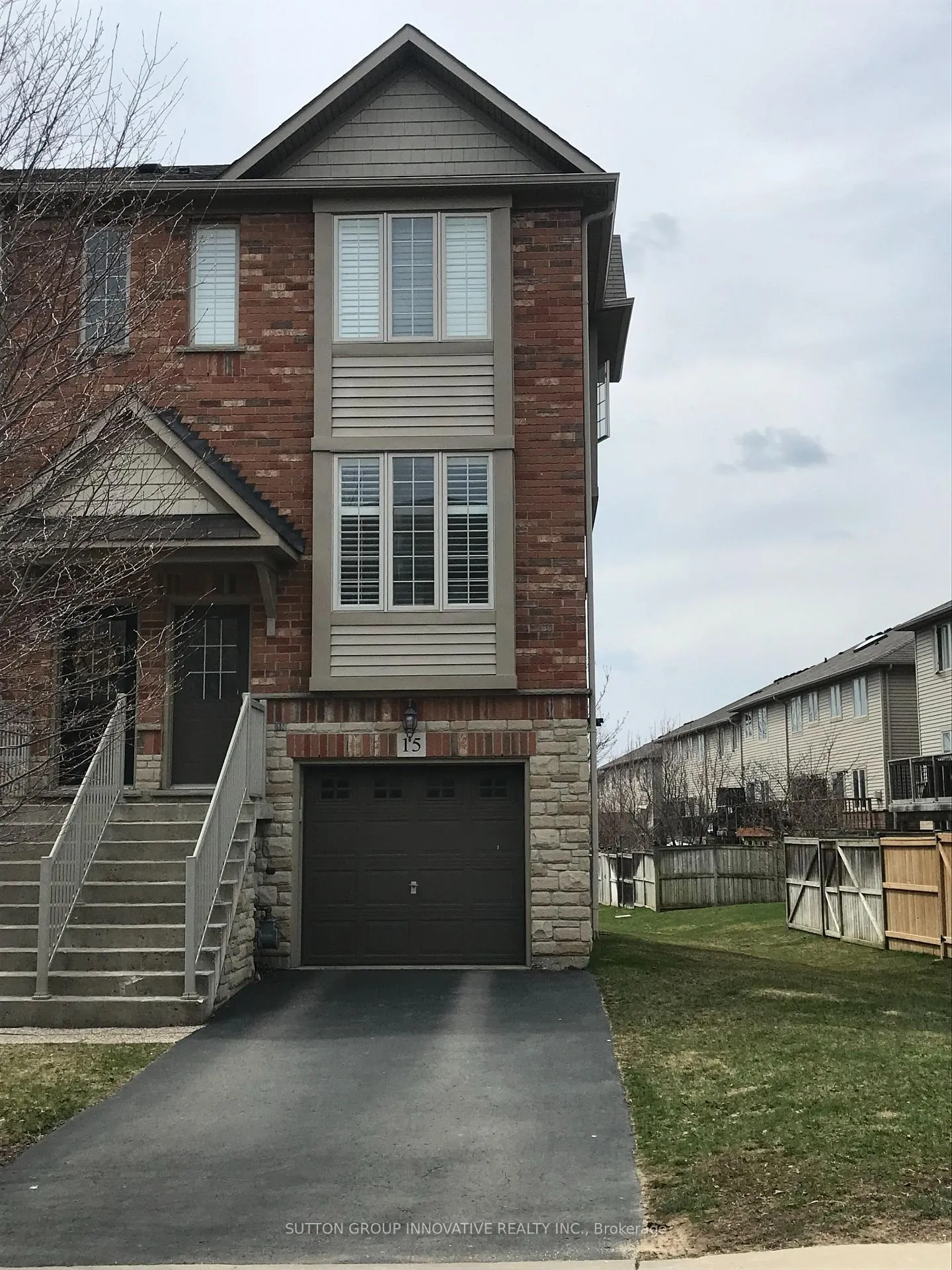 Photo 3 of 15 Chapman Lane, Hamilton, Ancaster — HOMEH