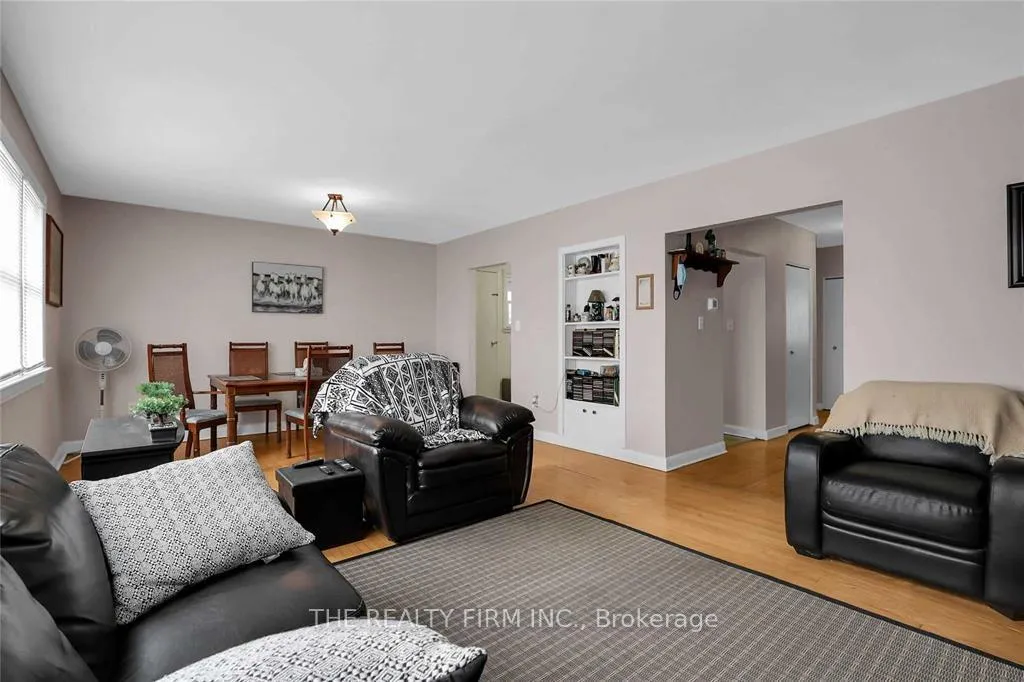 Photo 8 of 7076 Longwoods Road, London, South V — HOMEH