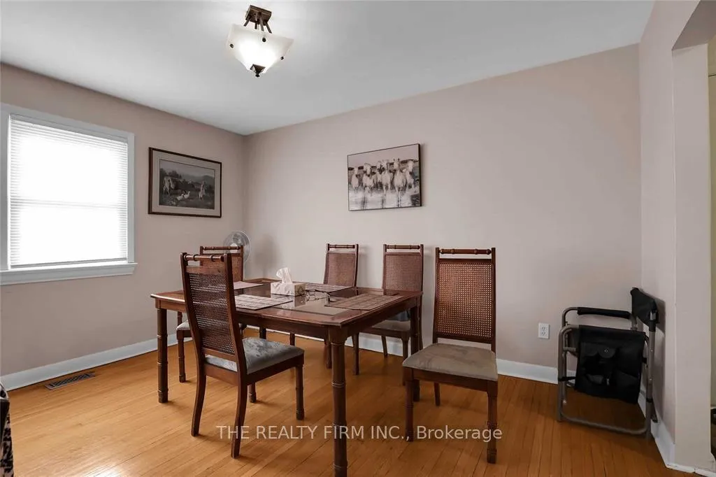 Photo 9 of 7076 Longwoods Road, London, South V — HOMEH