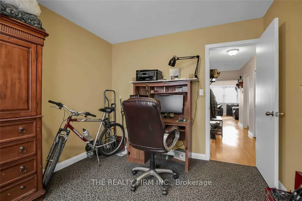 Photo 12 of 7076 Longwoods Road, London, South V — HOMEH