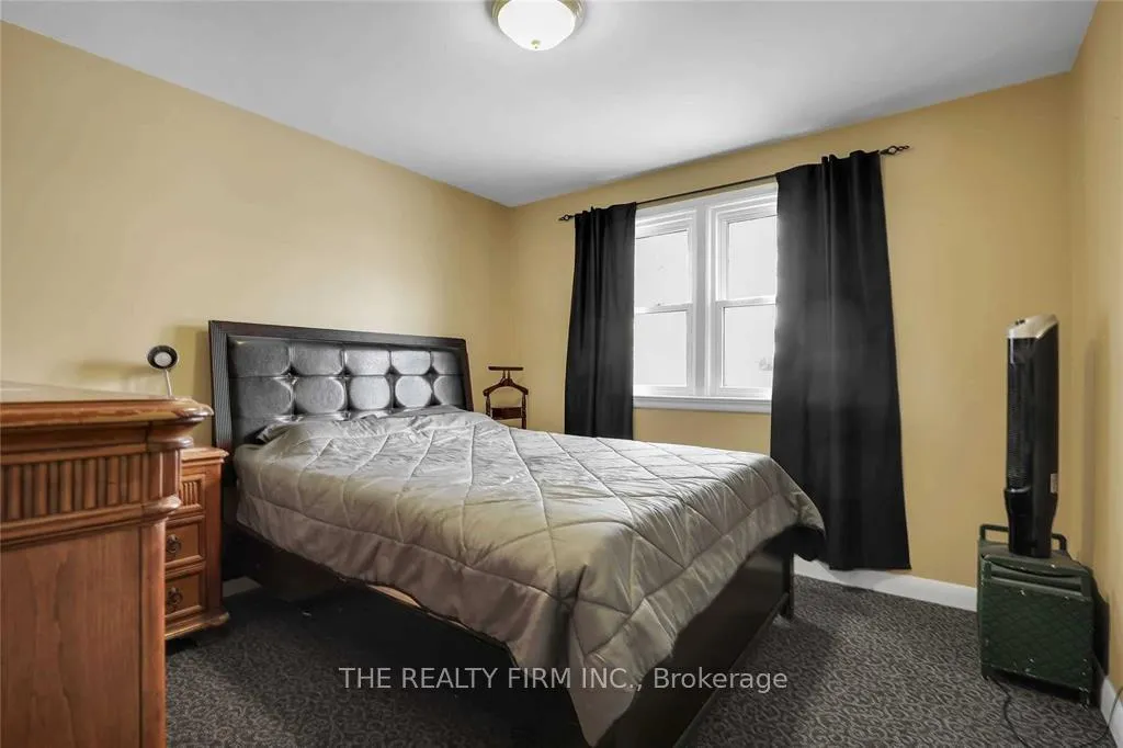 Photo 13 of 7076 Longwoods Road, London, South V — HOMEH