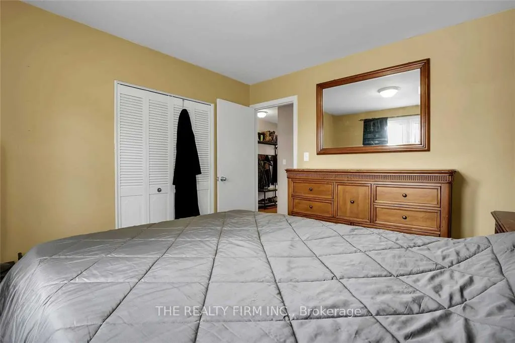 Photo 15 of 7076 Longwoods Road, London, South V — HOMEH