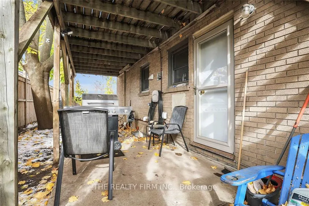 Photo 19 of 7076 Longwoods Road, London, South V — HOMEH