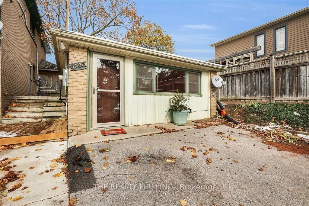 Photo 25 of 7076 Longwoods Road, London, South V — HOMEH