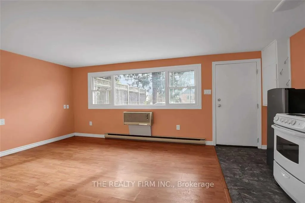 Photo 26 of 7076 Longwoods Road, London, South V — HOMEH