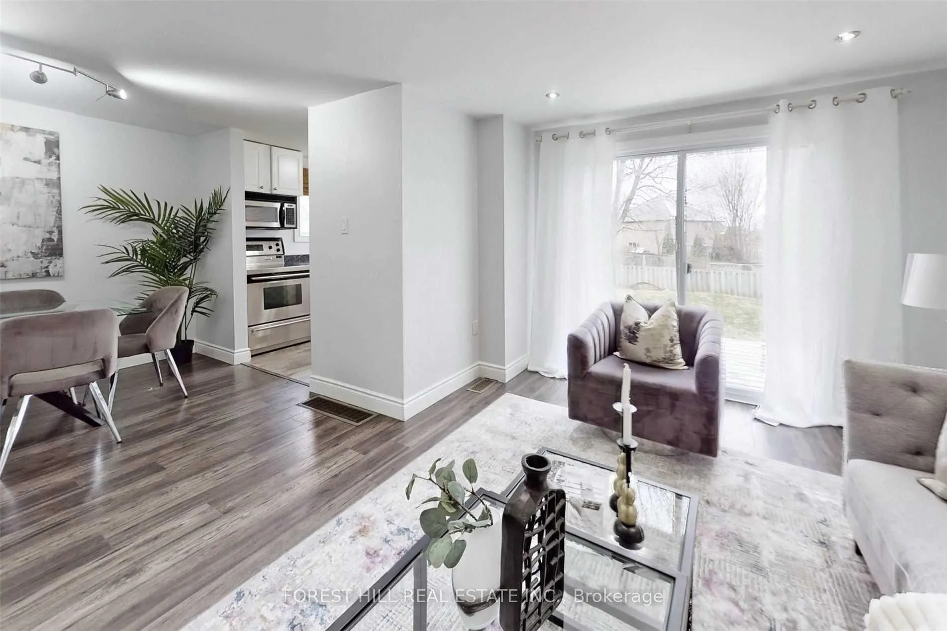 Photo 10 of 213 Hickling Trail, Barrie, Grove East — HOMEH