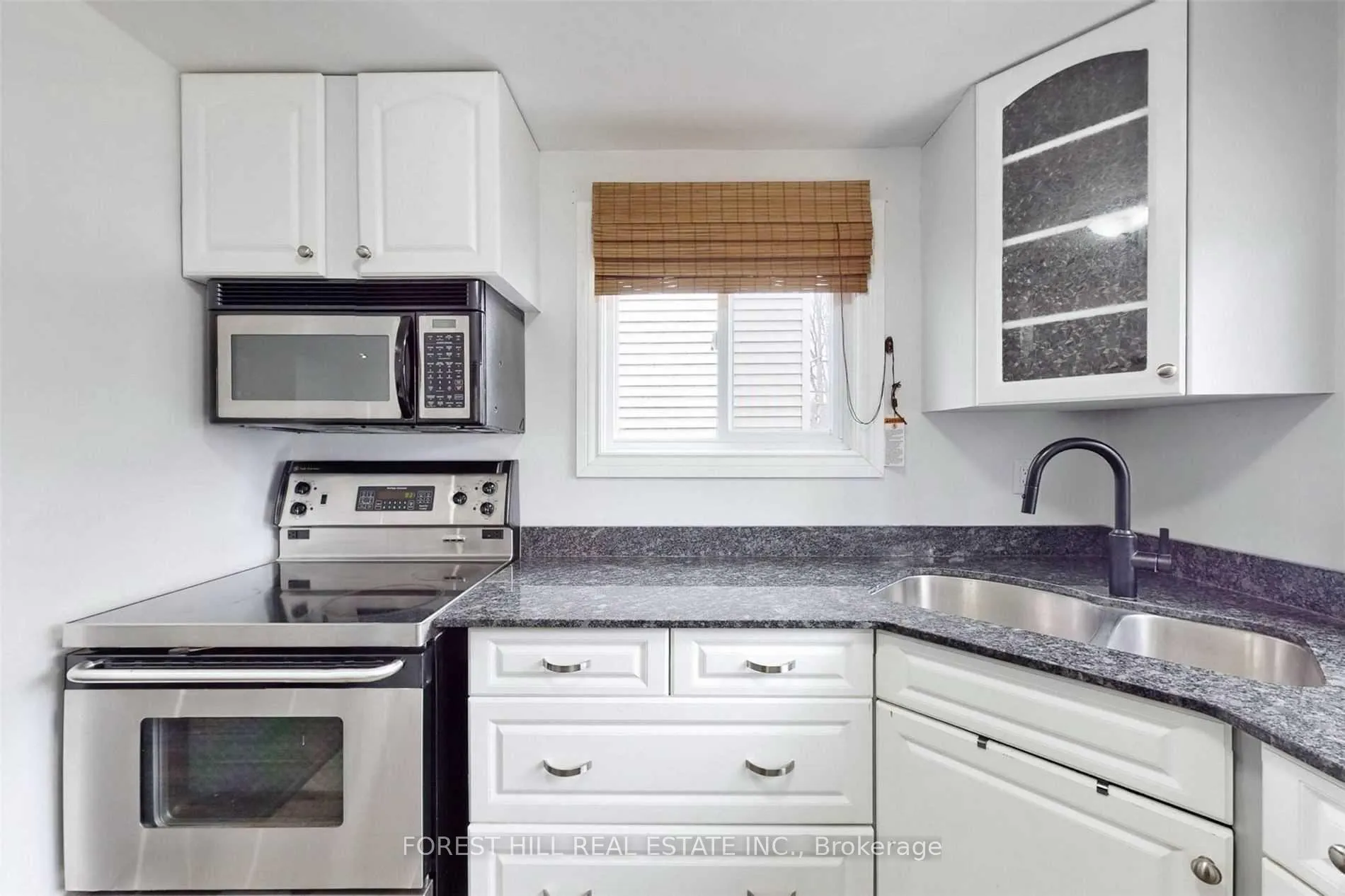 Photo 15 of 213 Hickling Trail, Barrie, Grove East — HOMEH