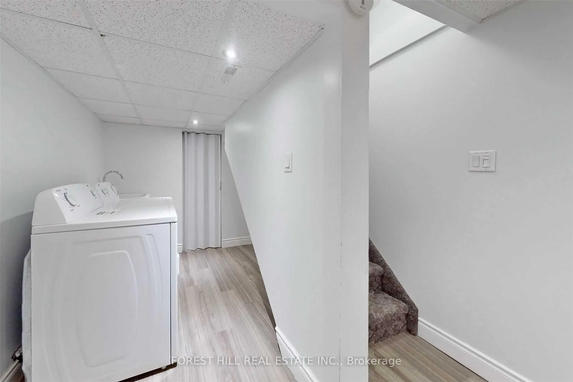 Photo 22 of 213 Hickling Trail, Barrie, Grove East — HOMEH