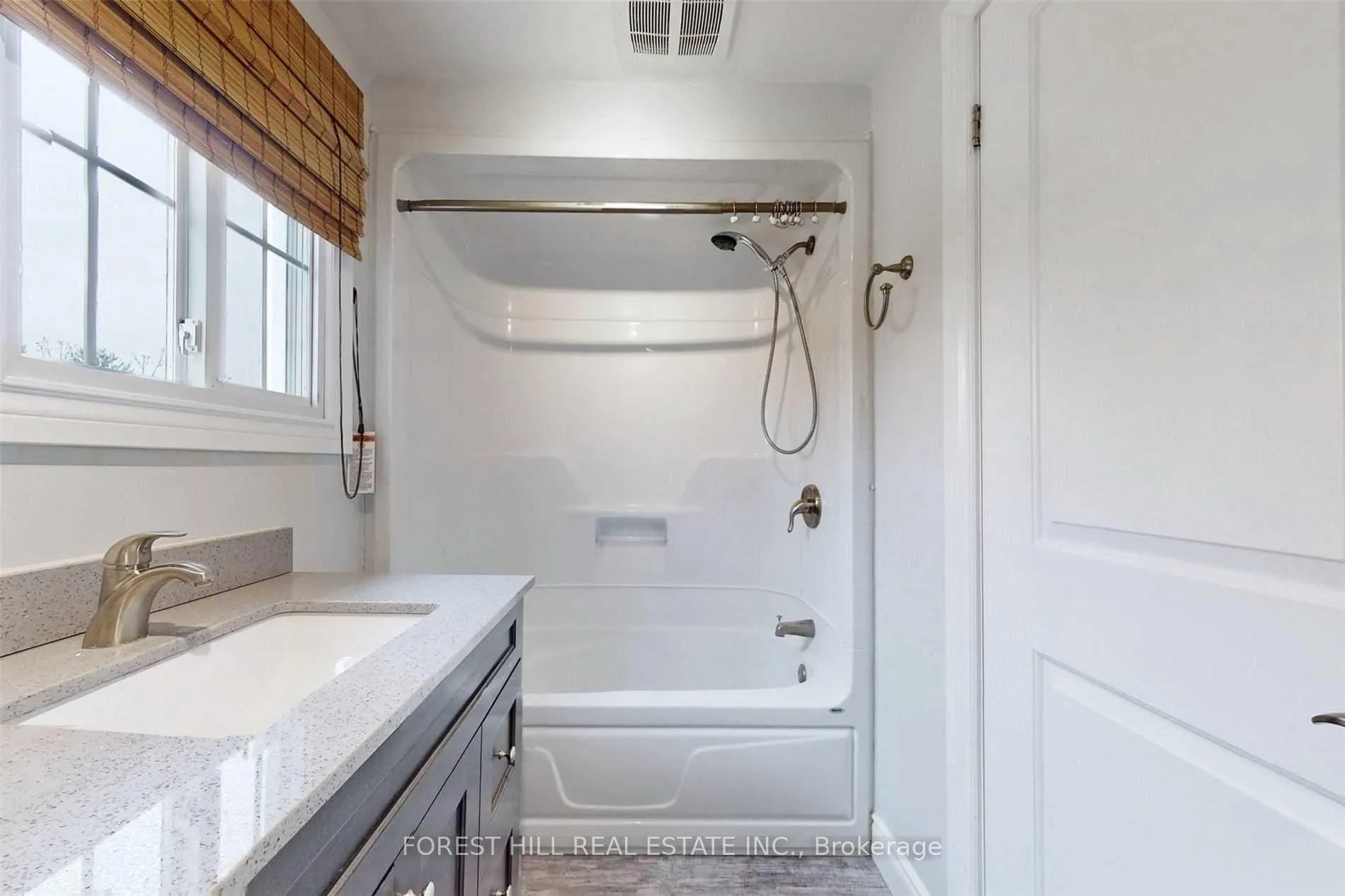 Photo 24 of 213 Hickling Trail, Barrie, Grove East — HOMEH