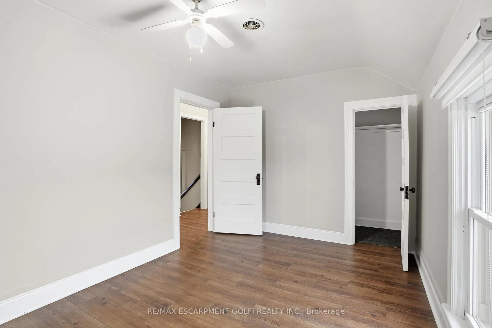 Photo 5 of 43 Chippawa Road, Port Colborne, Bethel — HOMEH