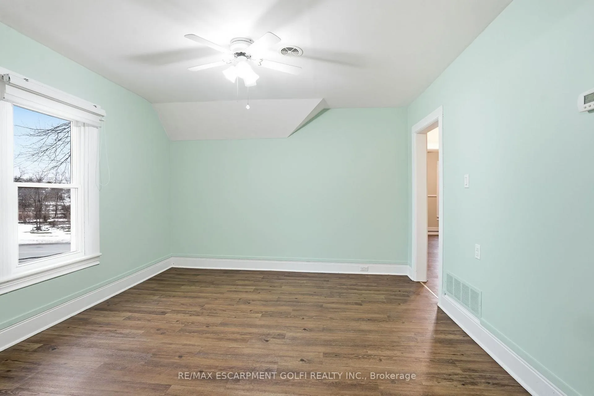 Photo 7 of 43 Chippawa Road, Port Colborne, Bethel — HOMEH