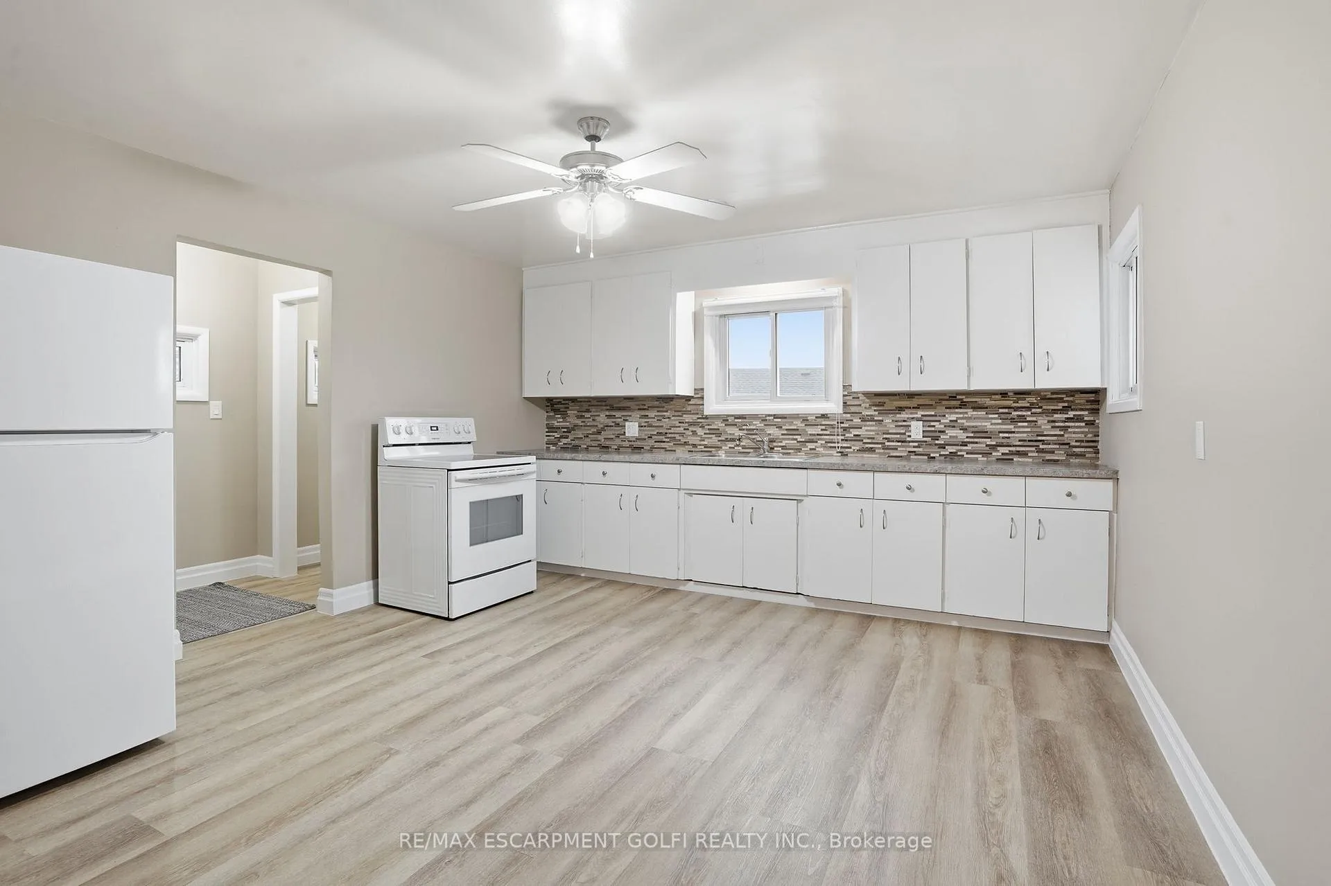 Photo 8 of 43 Chippawa Road, Port Colborne, Bethel — HOMEH