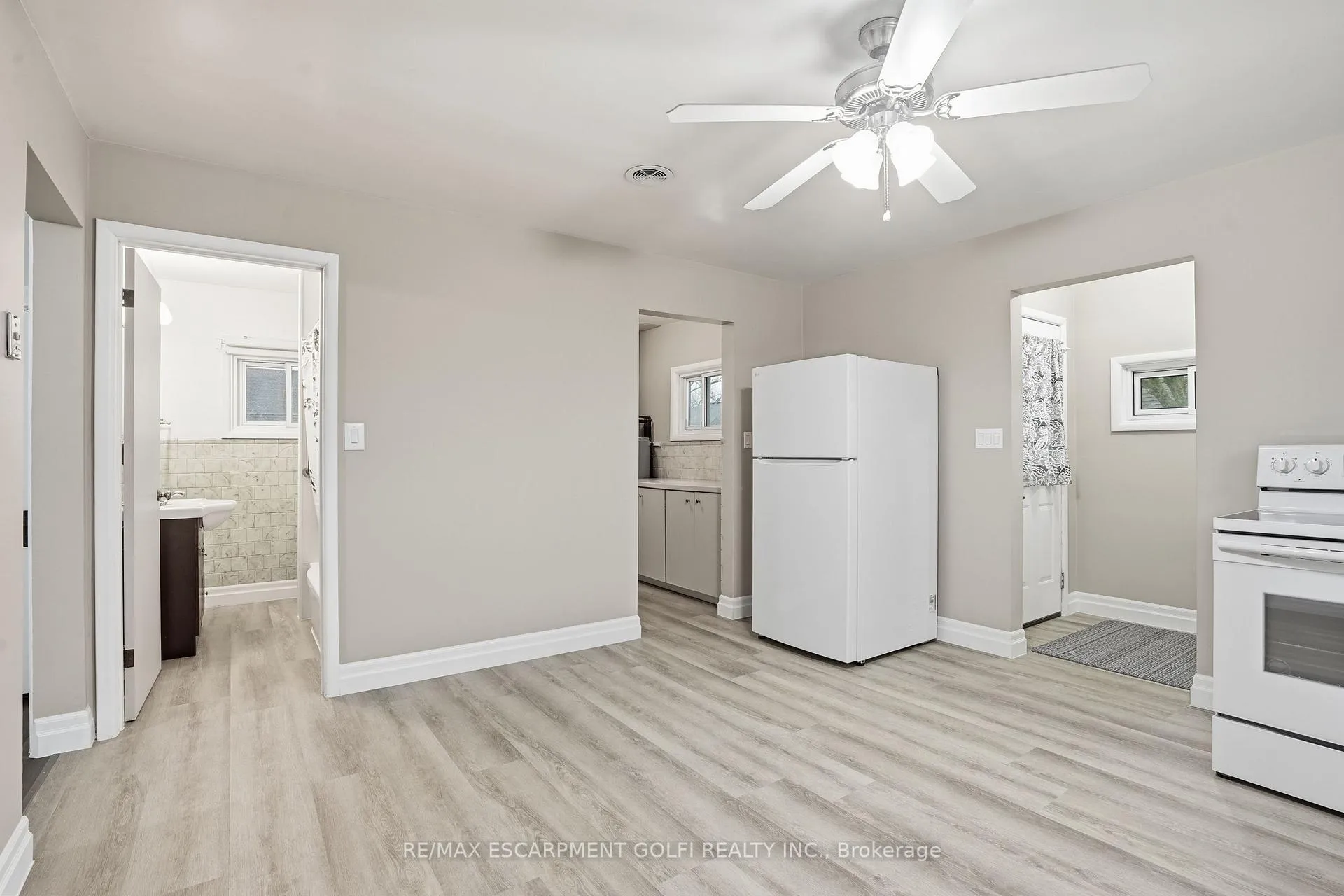Photo 9 of 43 Chippawa Road, Port Colborne, Bethel — HOMEH