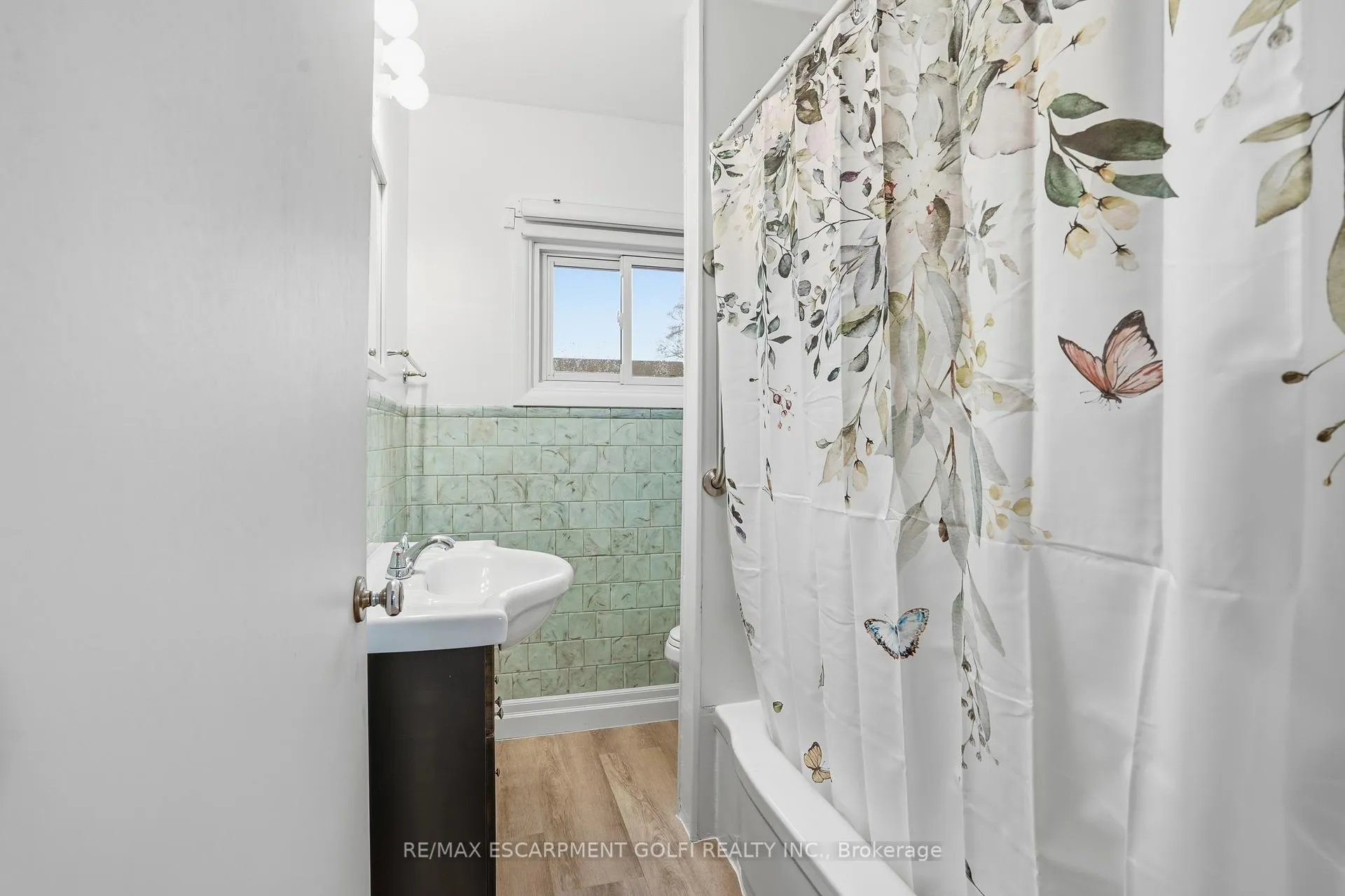 Photo 10 of 43 Chippawa Road, Port Colborne, Bethel — HOMEH