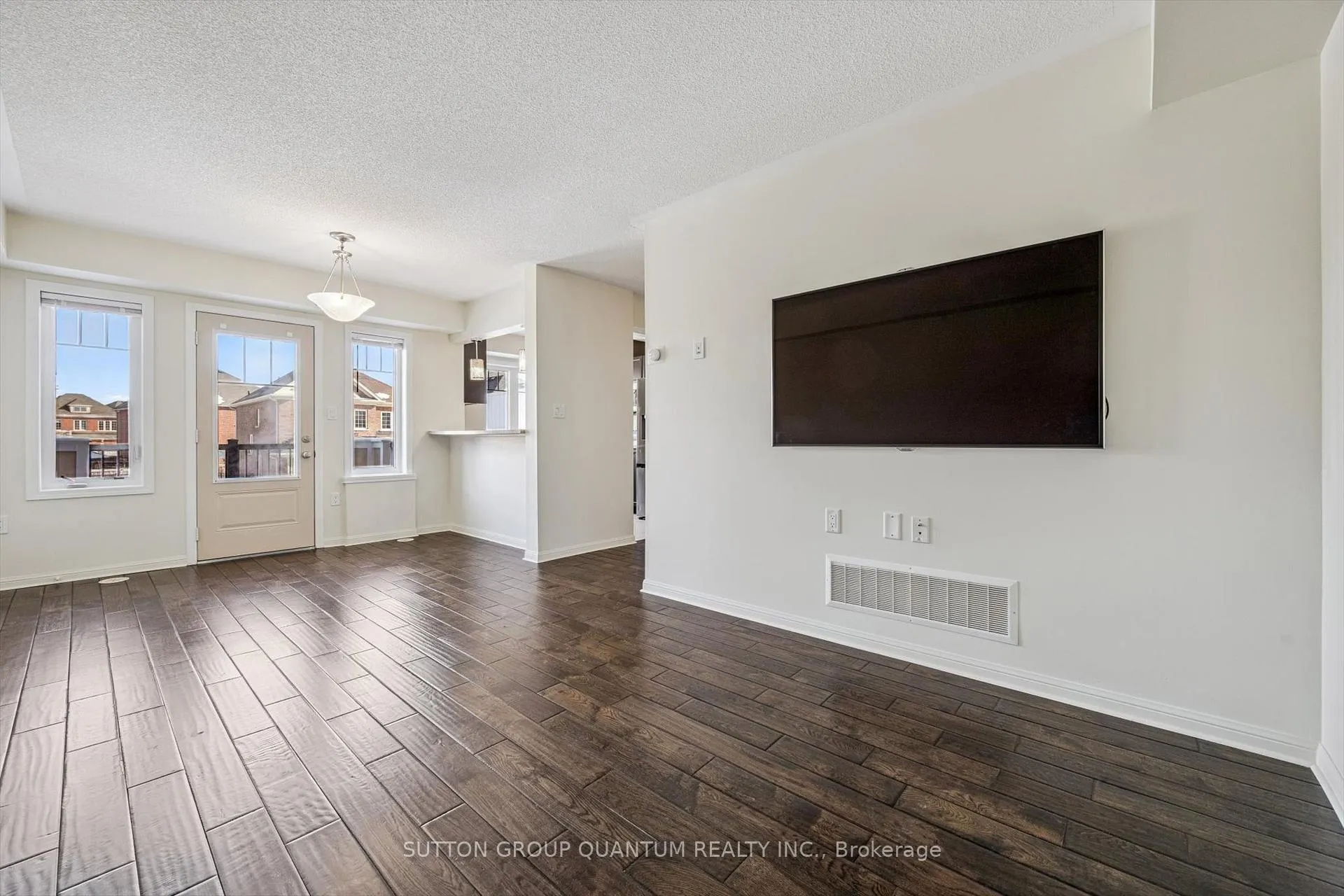Photo 5 of 20 Deancrest Road, Brampton, Northwest Brampton — HOMEH