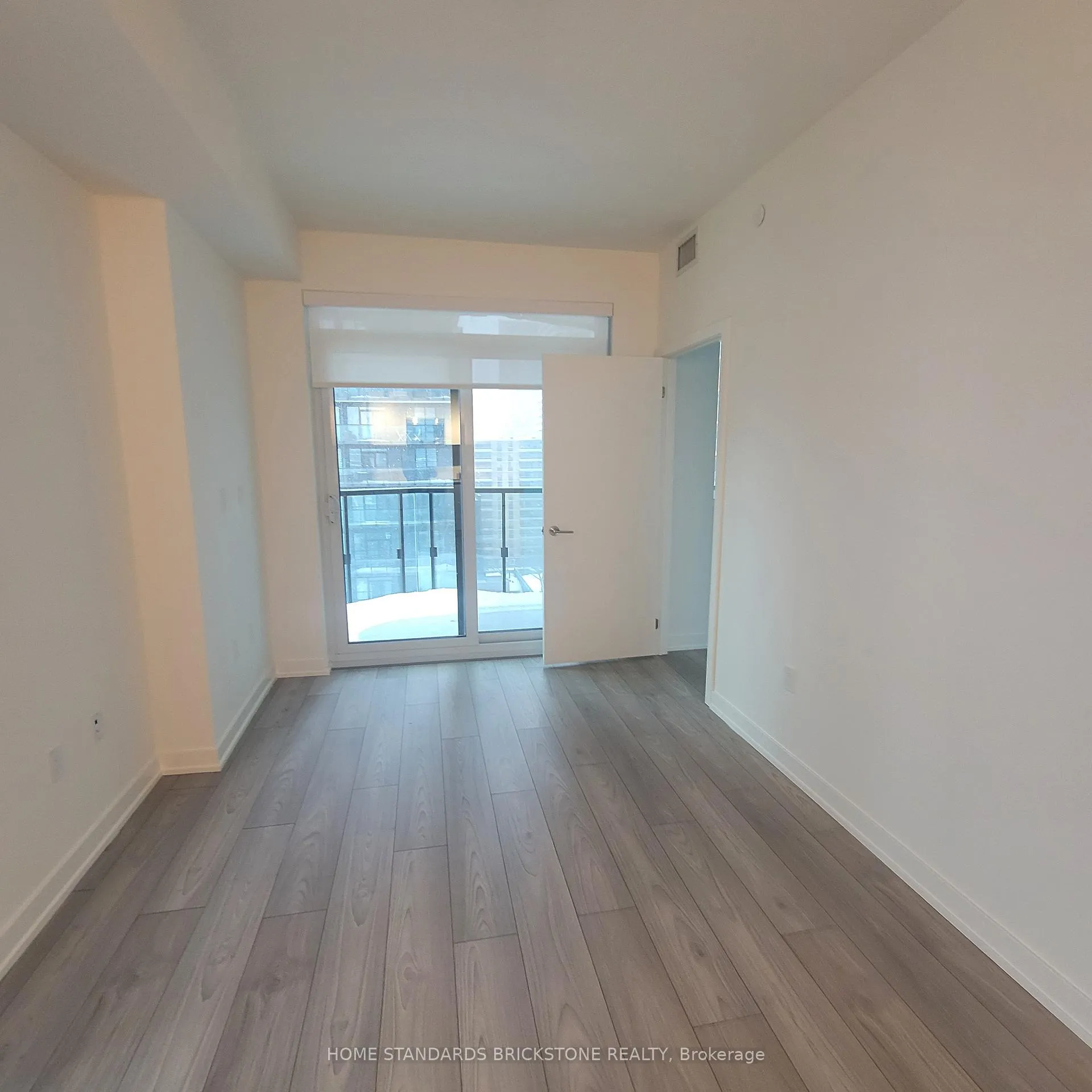 Photo 2 of Unit 1012, 110 Broadway Avenue, Toronto, Mount Pleasant West — HOMEH