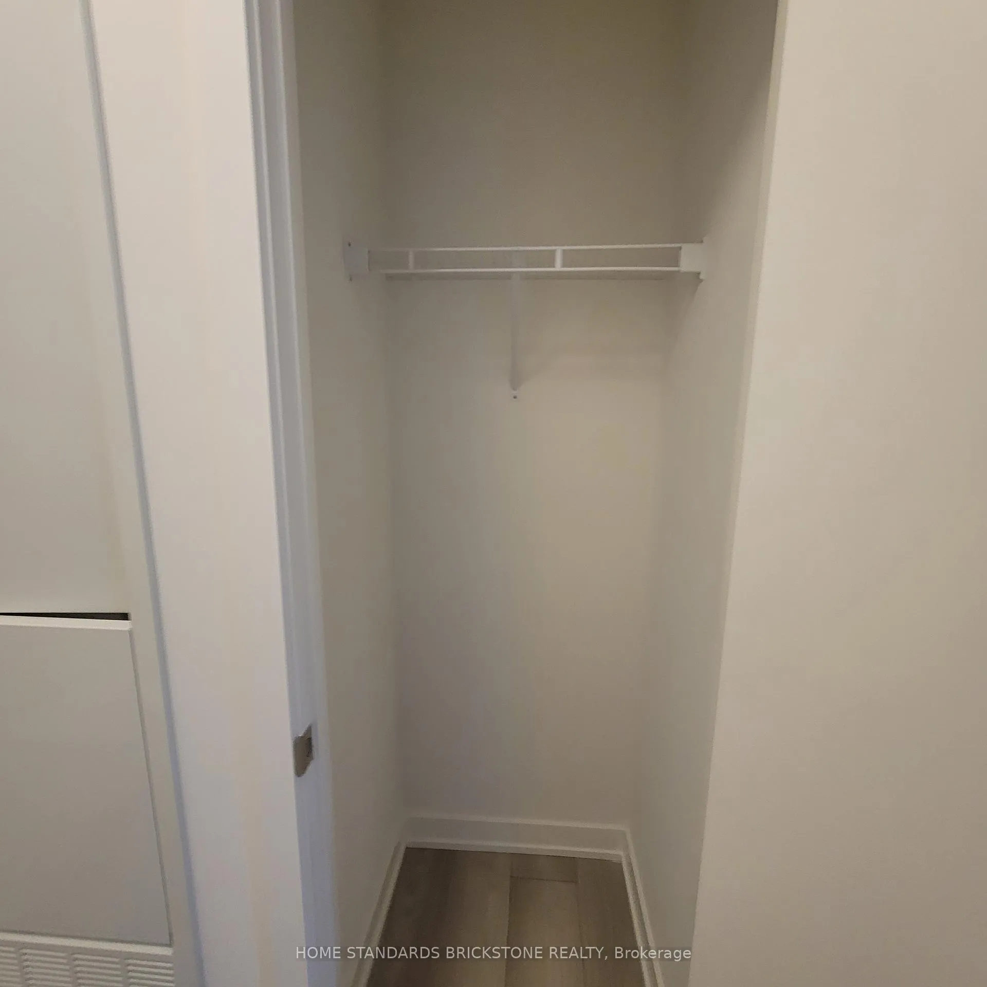 Photo 3 of Unit 1012, 110 Broadway Avenue, Toronto, Mount Pleasant West — HOMEH