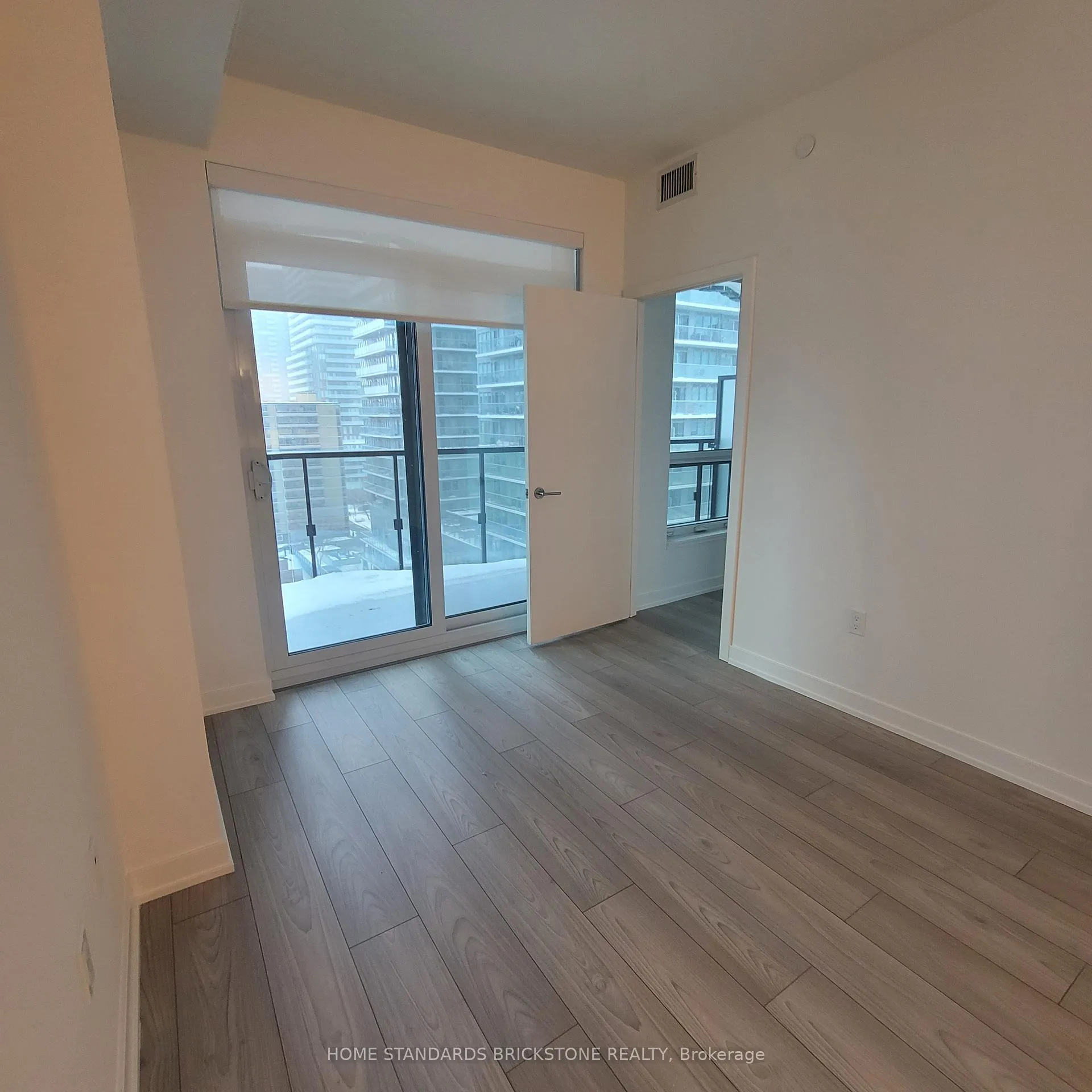 Photo 7 of Unit 1012, 110 Broadway Avenue, Toronto, Mount Pleasant West — HOMEH