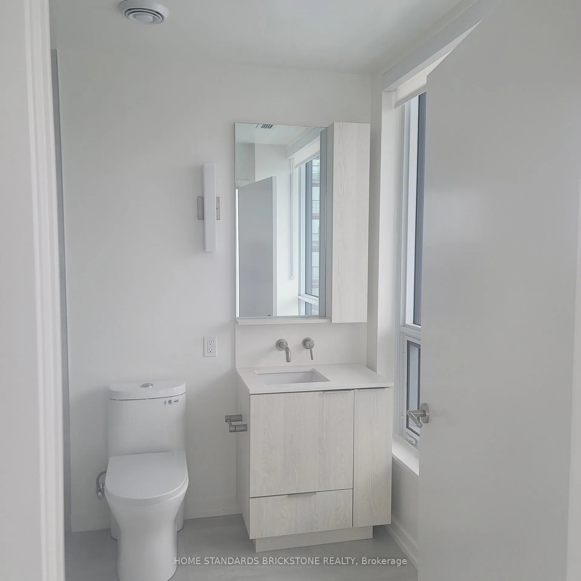 Photo 9 of Unit 1012, 110 Broadway Avenue, Toronto, Mount Pleasant West — HOMEH
