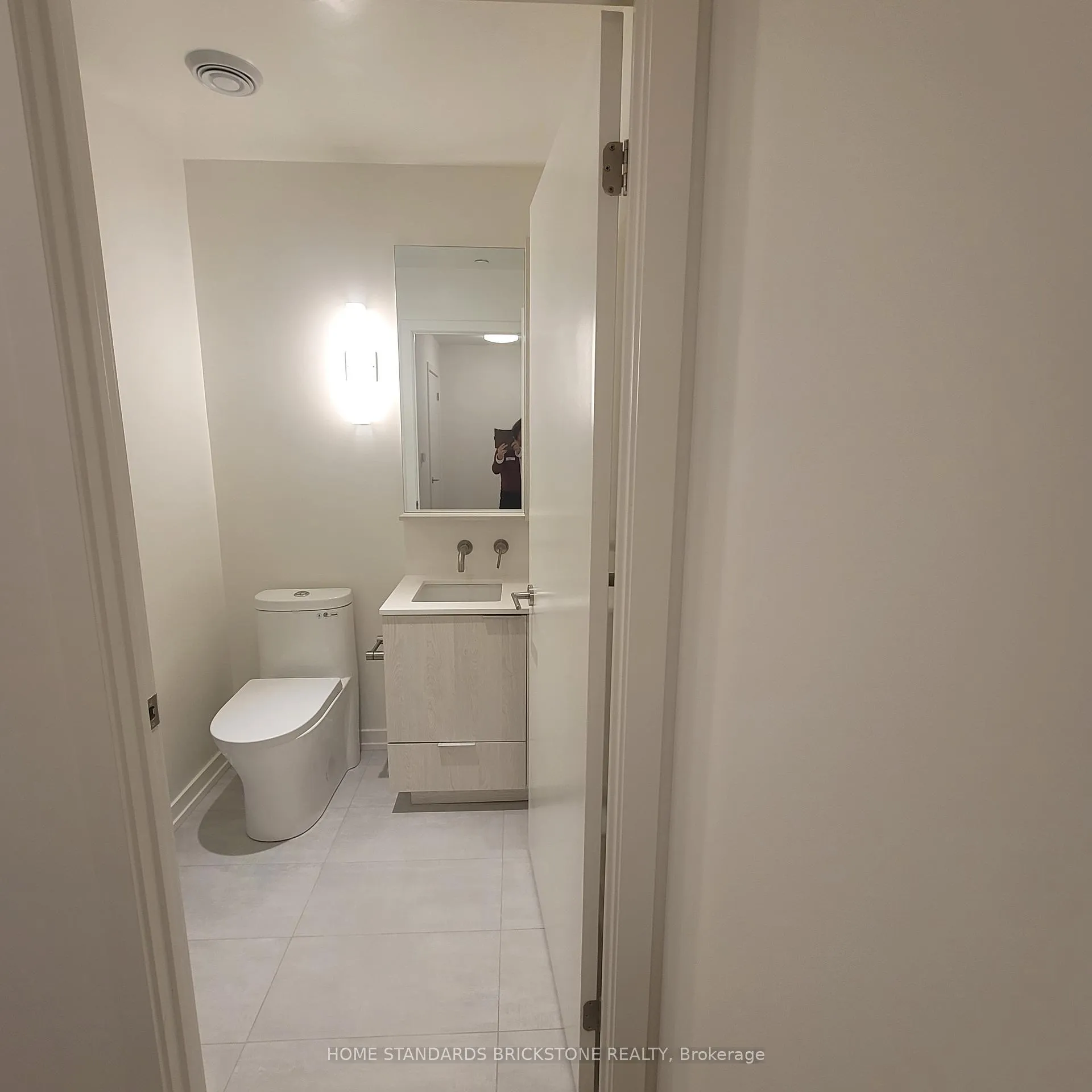 Photo 13 of Unit 1012, 110 Broadway Avenue, Toronto, Mount Pleasant West — HOMEH