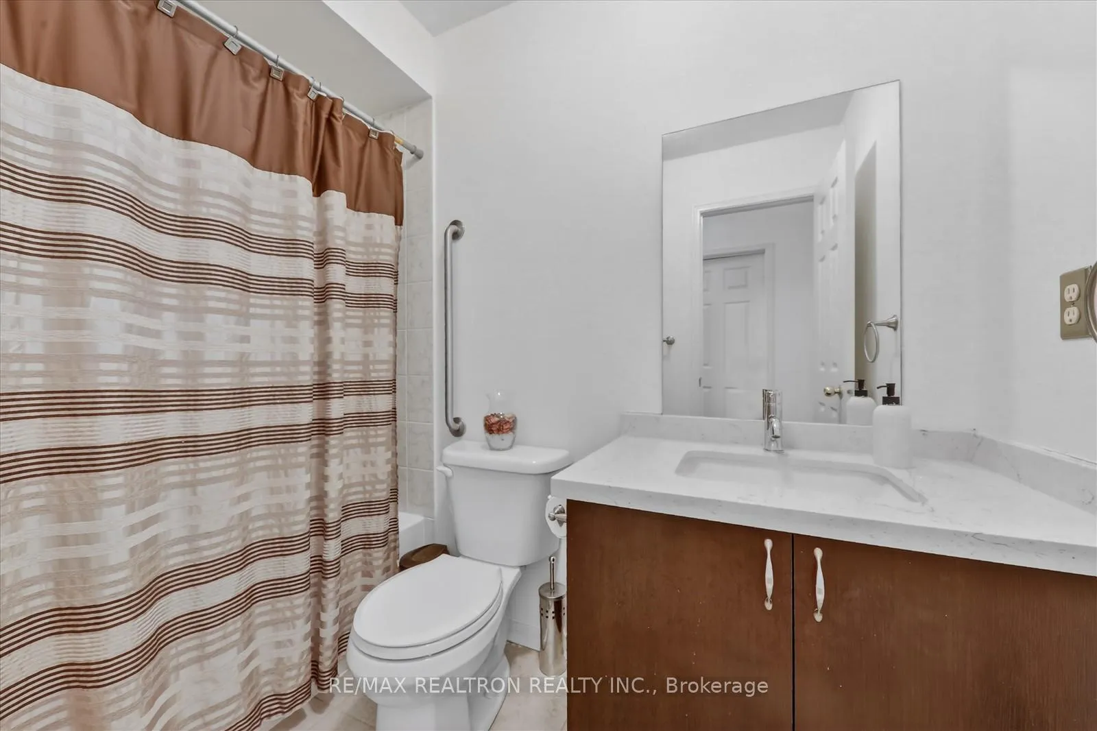Photo 19 of 8 Hickman Road, Ajax, South East — HOMEH
