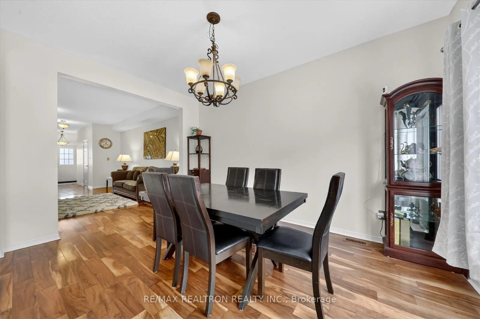 Photo 31 of 8 Hickman Road, Ajax, South East — HOMEH