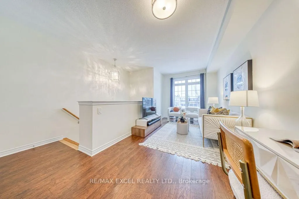 Photo 3 of 187 Dundas Way, Markham, Greensborough — HOMEH