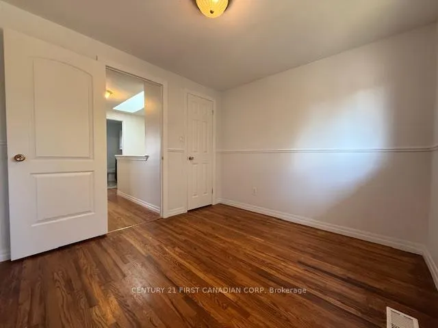 Photo 36 of 17 Vincent Crescent, London, South Q — HOMEH