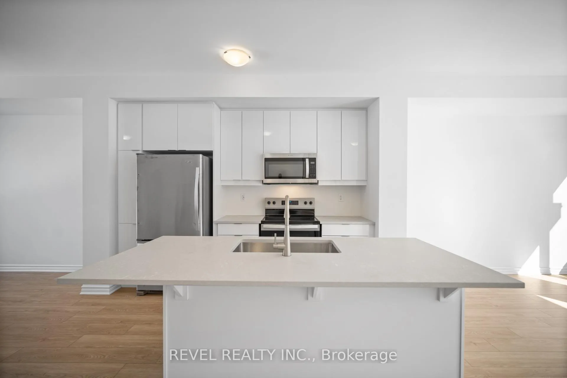 Photo 3 of 15 Yellow Rail Crescent, Brampton, Northwest Brampton — HOMEH