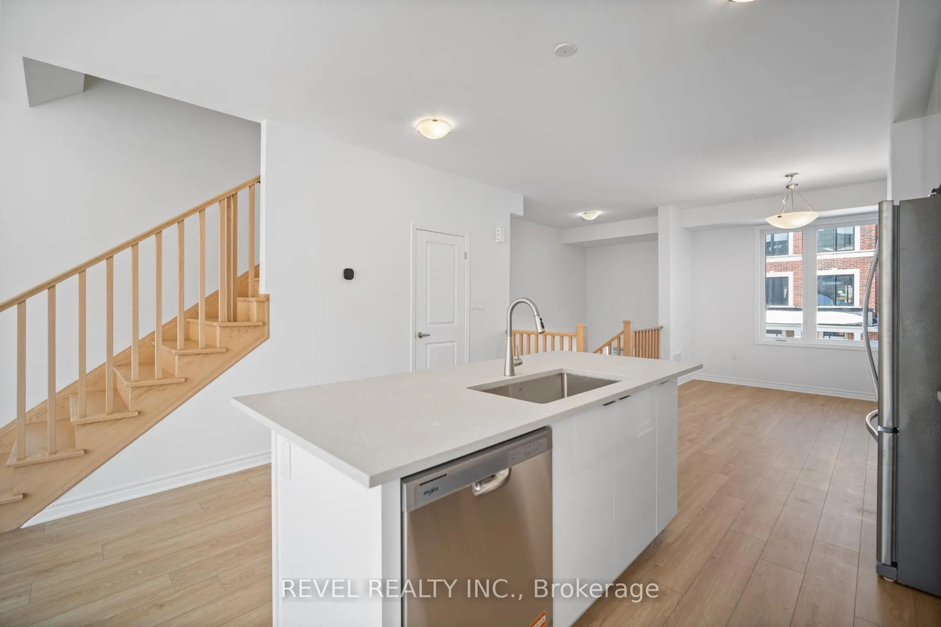 Photo 12 of 15 Yellow Rail Crescent, Brampton, Northwest Brampton — HOMEH