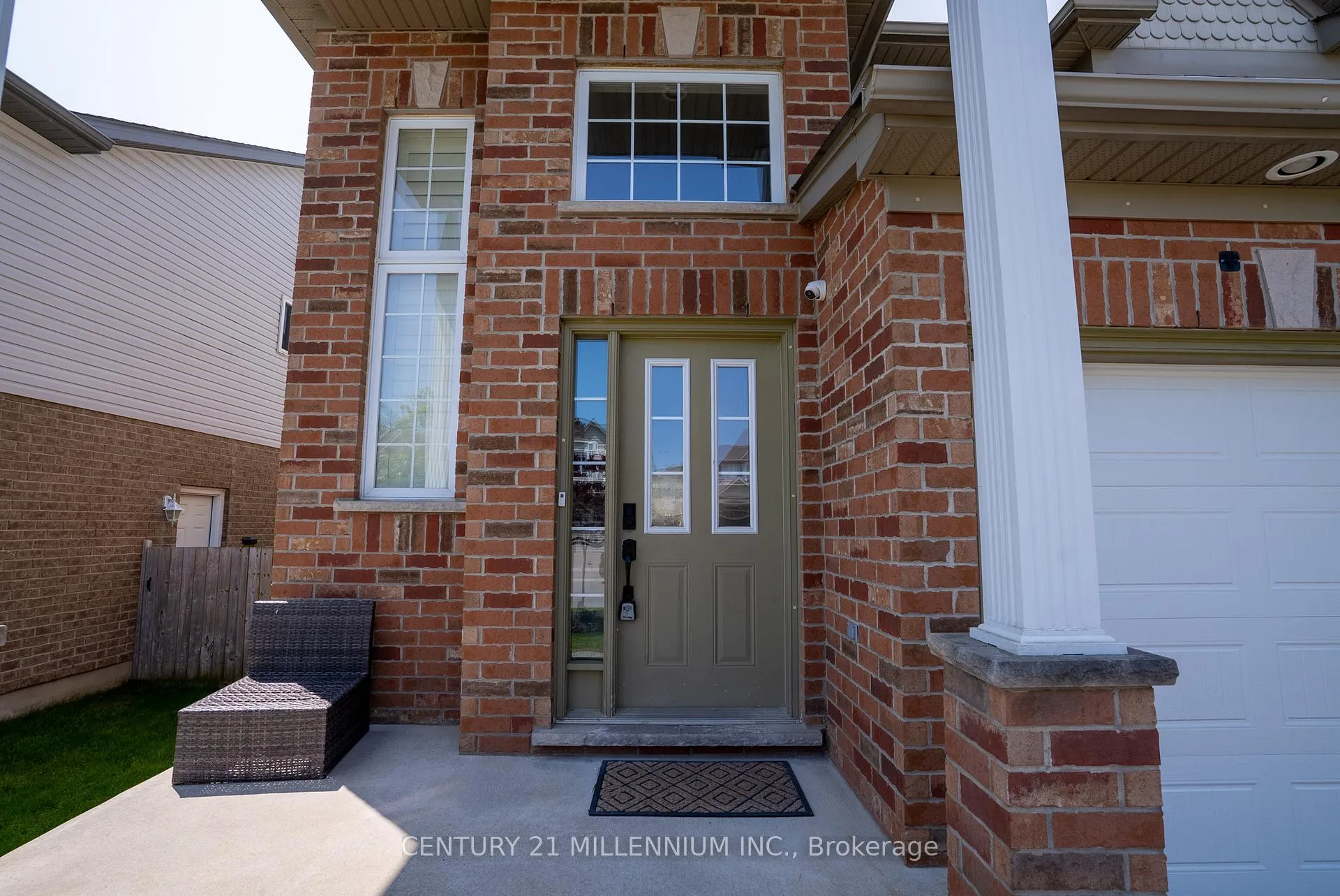 Photo 3 of 2427 Asima Drive, London, South U — HOMEH
