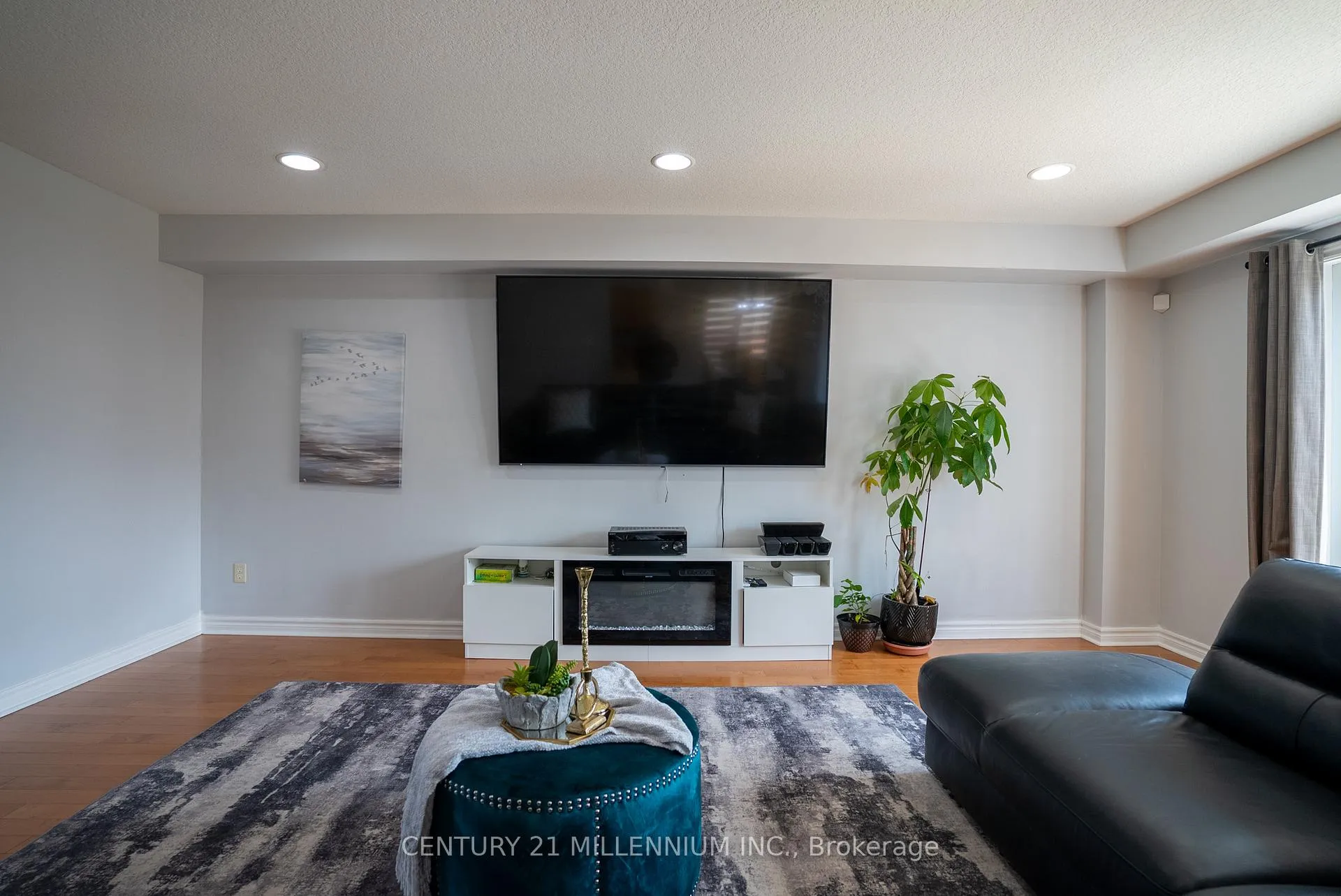 Photo 7 of 2427 Asima Drive, London, South U — HOMEH