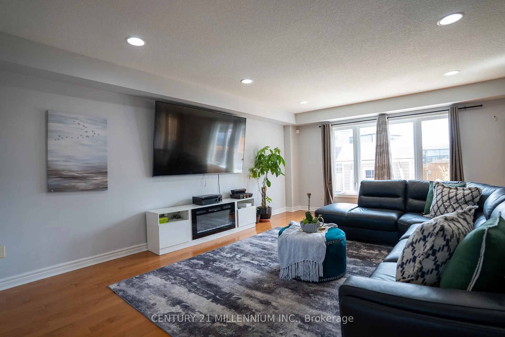 Photo 8 of 2427 Asima Drive, London, South U — HOMEH