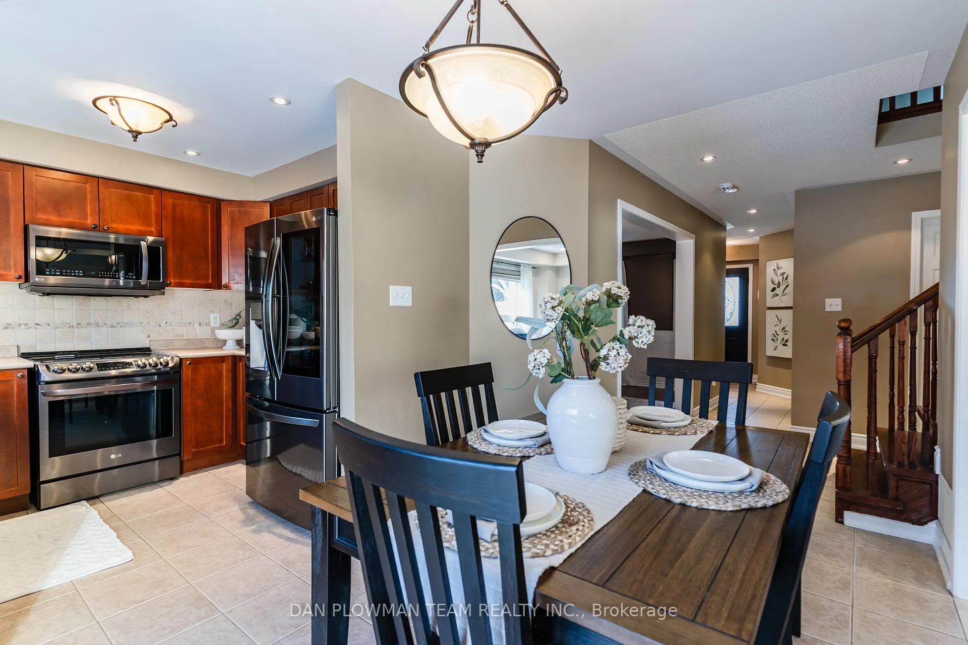 Photo 9 of 589 Greenhill Avenue, Oshawa, Samac — HOMEH