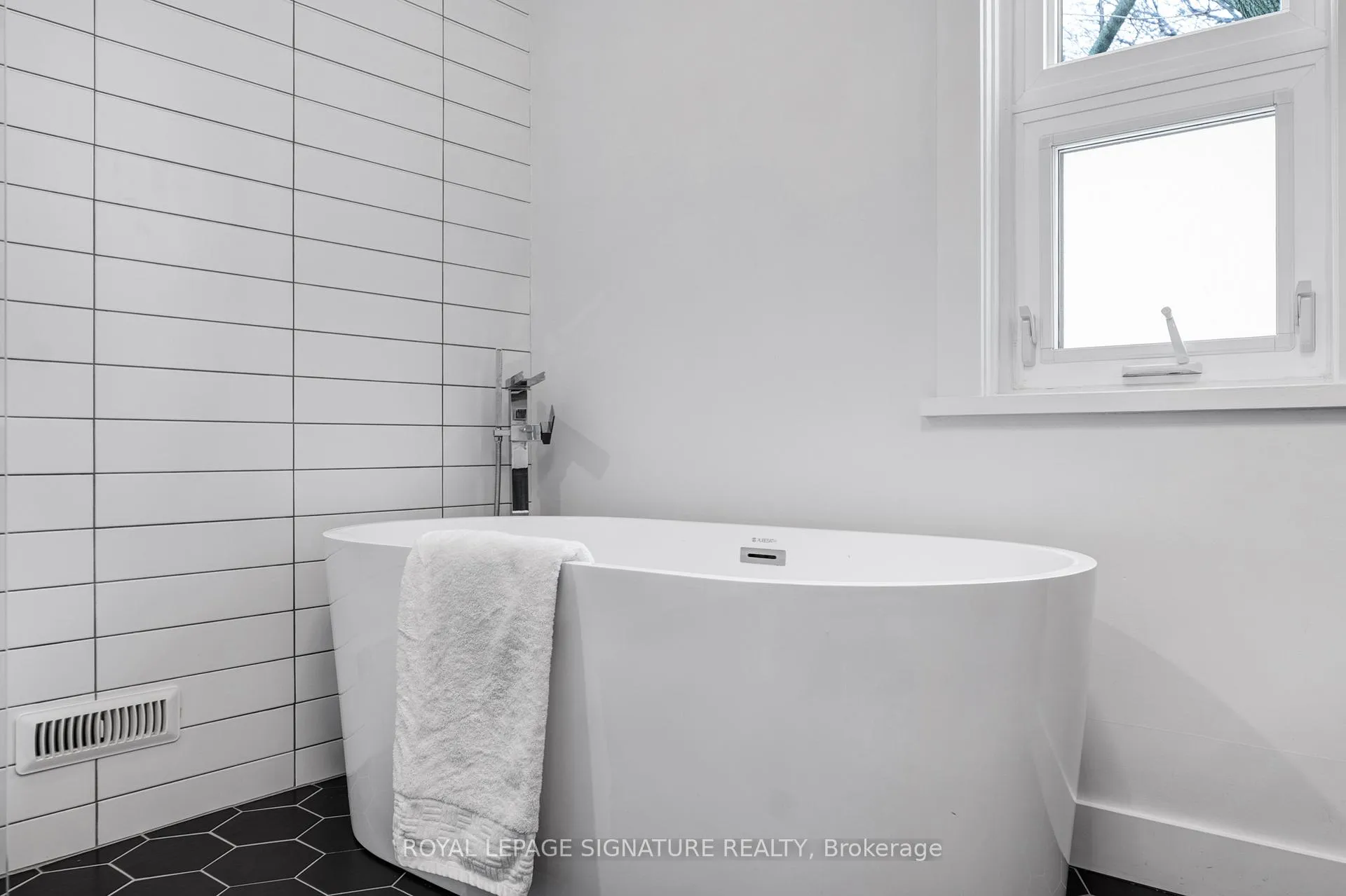 Photo 19 of 38 Bastedo Avenue, Toronto, Woodbine Corridor — HOMEH