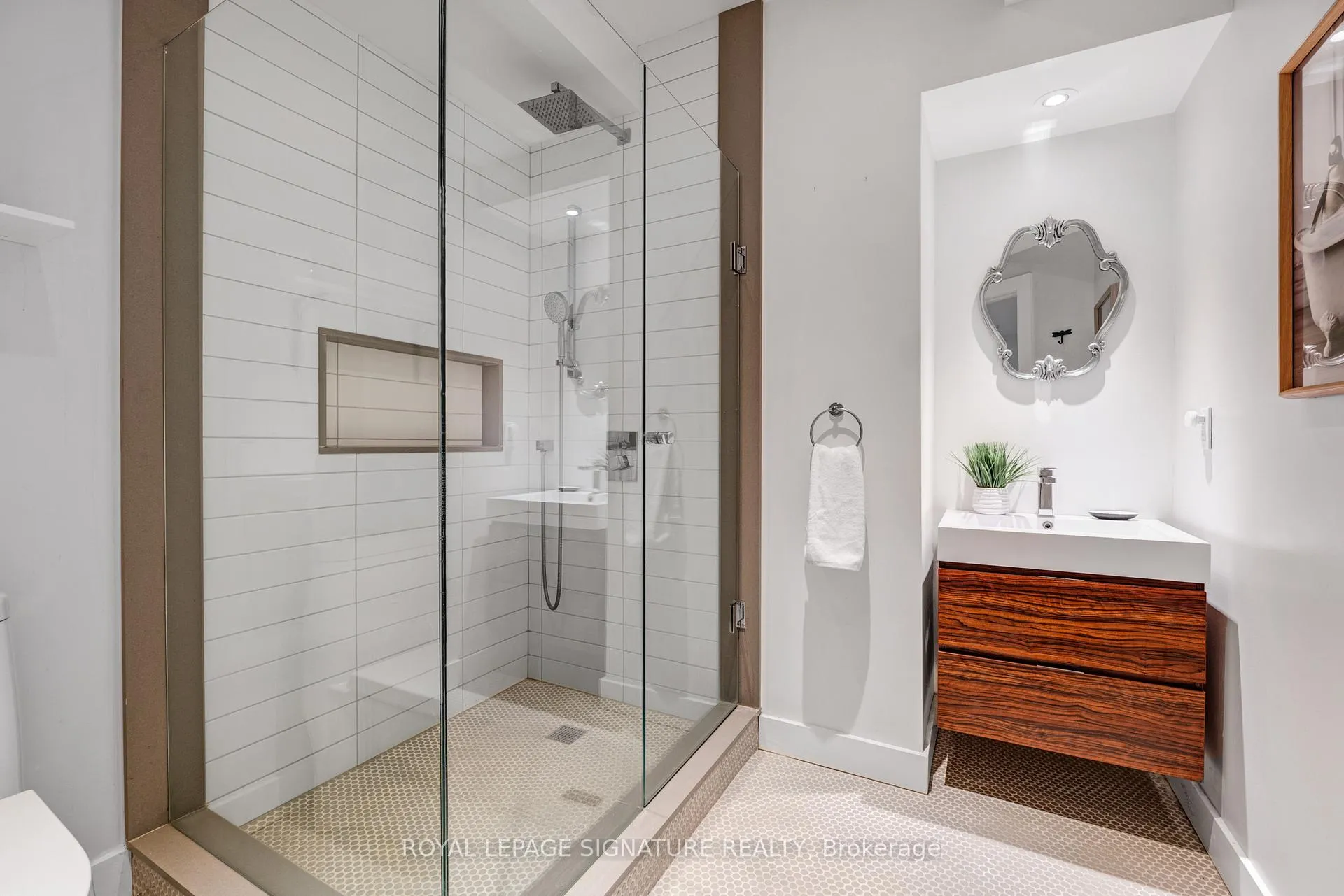 Photo 27 of 38 Bastedo Avenue, Toronto, Woodbine Corridor — HOMEH