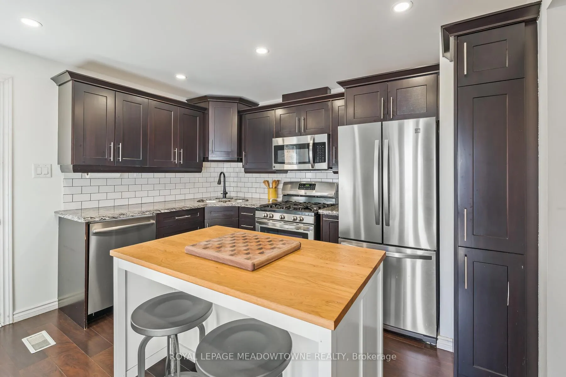 Photo 10 of 284 Ivon Avenue, Hamilton, Normanhurst — HOMEH
