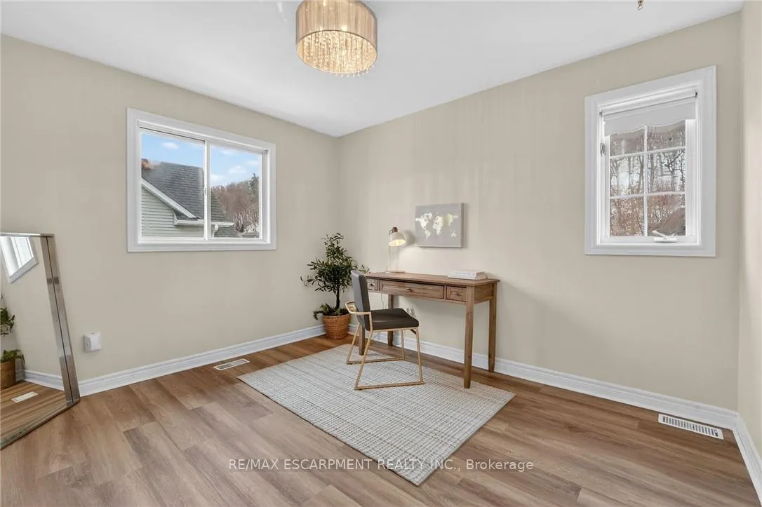 Photo 25 of 119 Dorchester Drive, Grimsby, Grimsby East — HOMEH
