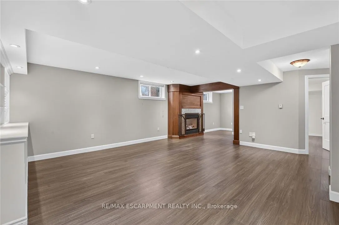 Photo 30 of 119 Dorchester Drive, Grimsby, Grimsby East — HOMEH