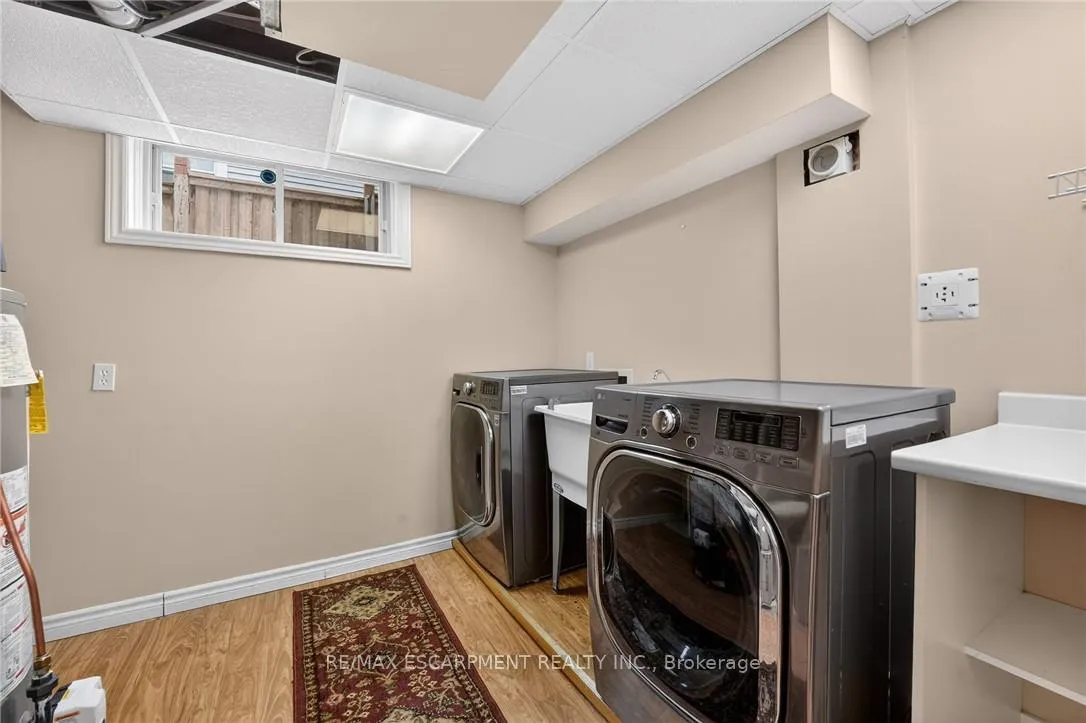 Photo 34 of 119 Dorchester Drive, Grimsby, Grimsby East — HOMEH