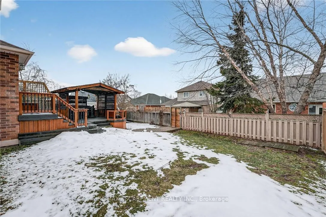 Photo 37 of 119 Dorchester Drive, Grimsby, Grimsby East — HOMEH