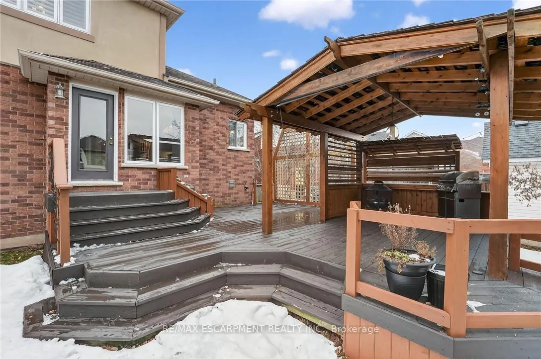 Photo 38 of 119 Dorchester Drive, Grimsby, Grimsby East — HOMEH